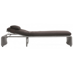 Лежак плетеный с матрасом Halley Outdoor